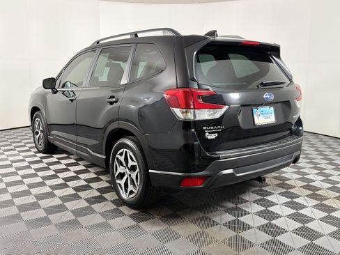 Used 2021 Subaru Forester Premium w/ Popular Package #1 AWD/4WD image 2