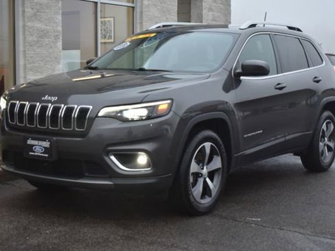 Used 2019 Jeep Cherokee Limited w/ Luxury Group image 9
