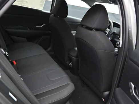 New 2026 Hyundai Elantra SE FWD image 11