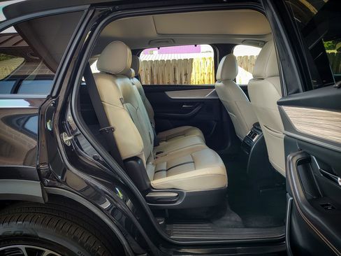 Used 2025 MAZDA CX-70 Plug-In Hybrid w/ Premium Pkg image 18