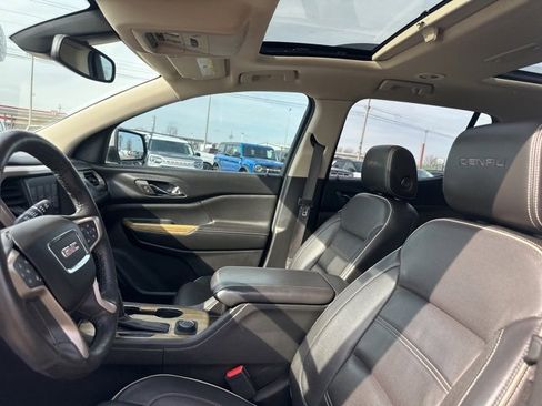 Used 2017 GMC Acadia Denali w/ Technology Package image 32