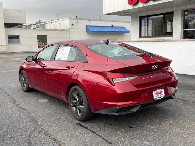 Used 2023 Hyundai Elantra SEL FWD image 4