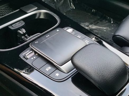 Used 2022 Mercedes-Benz CLA 250 4MATIC image 26