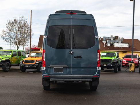 Used 2019 Mercedes-Benz Sprinter 2500 image 9