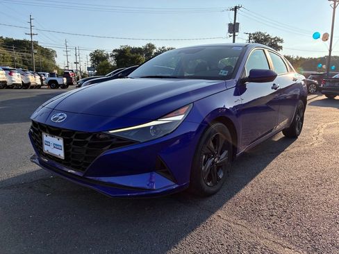 Used 2023 Hyundai Elantra SEL FWD image 3