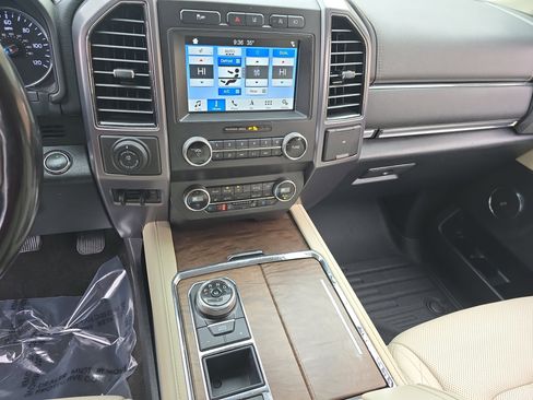 Used 2019 Ford Expedition Max Platinum image 22