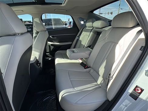 Used 2022 Hyundai Sonata Limited image 12