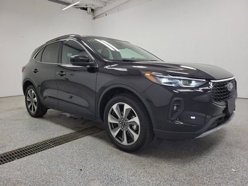 Certified 2025 Ford Escape Platinum AWD/4WD image 2