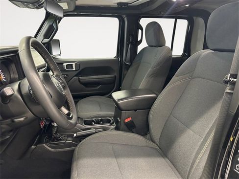 Used 2024 Jeep Gladiator Sport image 9