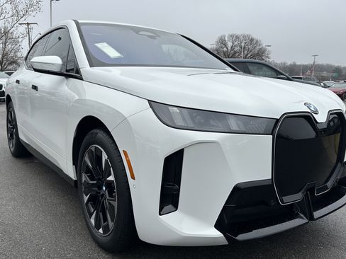 New 2026 BMW iX xDrive45 image 2