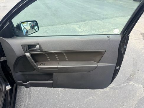 Used 2010 Ford Focus SES FWD image 20