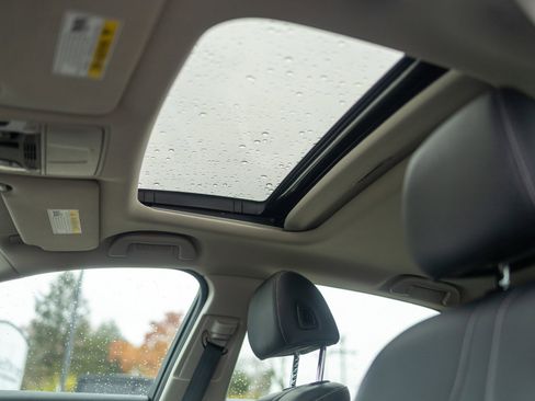 Used 2023 Acura TLX w/ Technology Package image 18