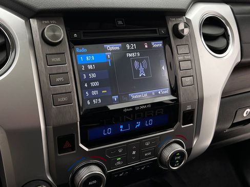 Used 2018 Toyota Tundra Limited w/ Limited Premium Package image 20