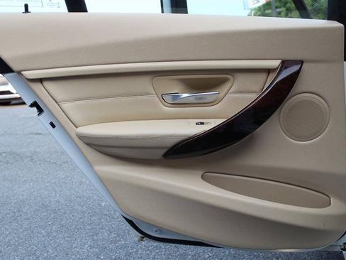 Used 2014 BMW 320i xDrive Sedan AWD/4WD image 23
