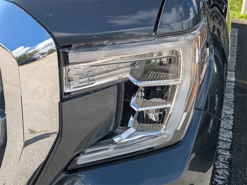 Used 2020 GMC Sierra 1500 Denali w/ Denali Premium Package image 10