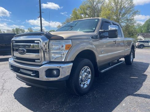 Used 2014 Ford F250 Lariat w/ Chrome Package AWD/4WD image 2