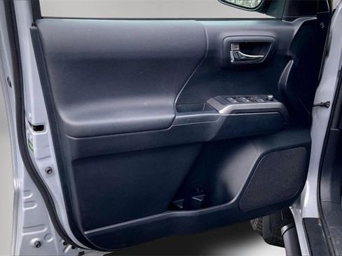 Used 2017 Toyota Tacoma TRD Pro image 17