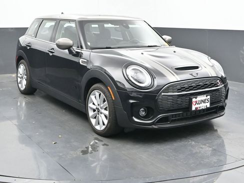 Used 2023 MINI Cooper Clubman S w/ Premium Package image 3