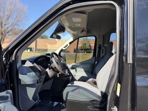 Used 2018 Ford Transit 350 XLT image 11