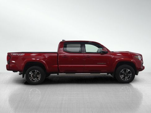 Used 2018 Toyota Tacoma TRD Sport image 6