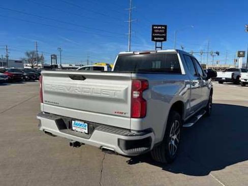 Used 2021 Chevrolet Silverado 1500 RST image 2