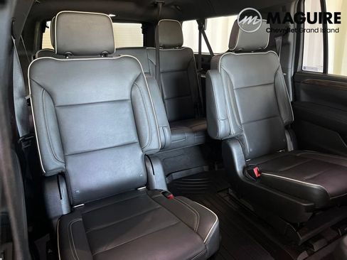 Used 2021 Chevrolet Suburban Premier w/ Premium Package AWD/4WD image 32