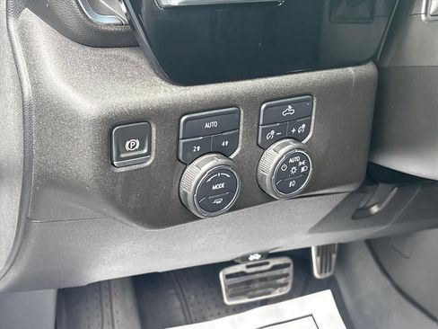 Used 2024 Chevrolet Silverado 1500 RST w/ Redline Edition AWD/4WD image 27