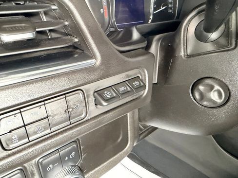 Used 2021 GMC Yukon AT4 w/ Technology Package AWD/4WD image 18