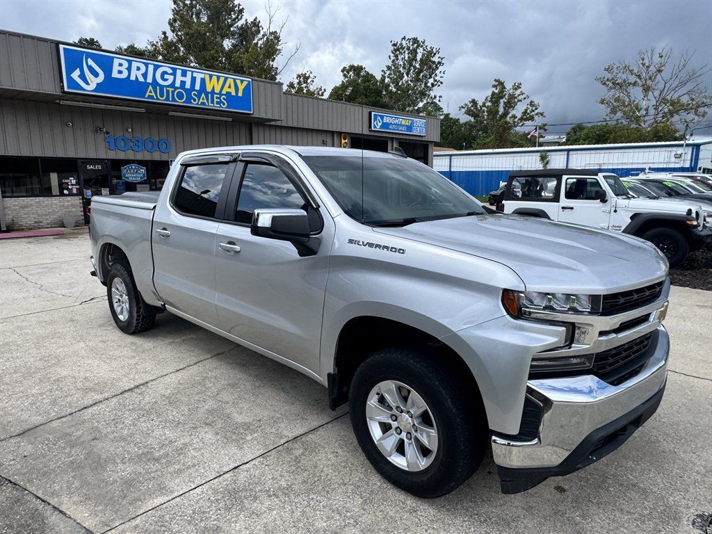 Used 2021 Chevrolet Silverado 1500 LT AWD/4WD image 3