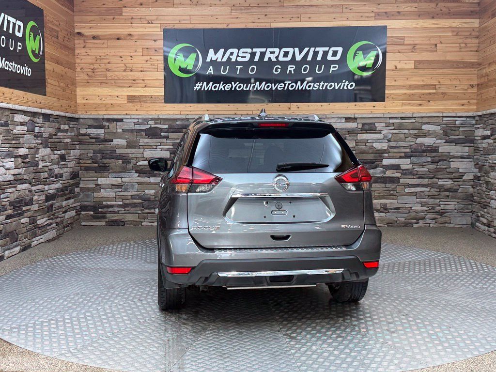 Used 2017 Nissan Rogue SV AWD/4WD image 16