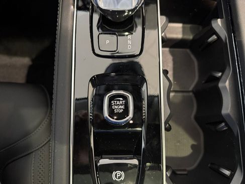 New 2026 Volvo XC90 B5 Core w/ Protection Package Premier image 17