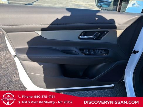 New 2026 Nissan Murano SL image 11