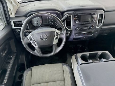 Used 2017 Nissan Titan S image 3
