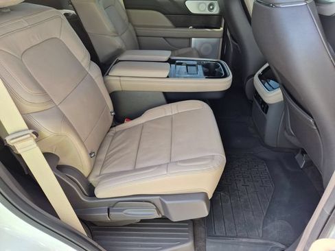 Used 2024 Lincoln Navigator Reserve AWD/4WD image 22