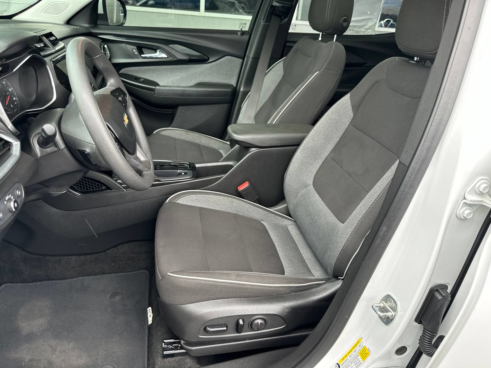 Used 2021 Chevrolet TrailBlazer LT w/ Sun and Liftgate Package AWD/4WD image 18