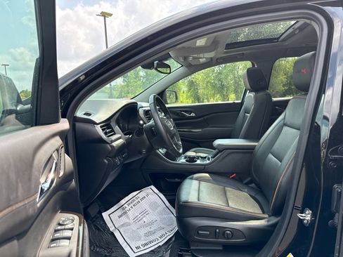 Used 2023 GMC Acadia AT4 w/ Technology Package AWD/4WD image 9