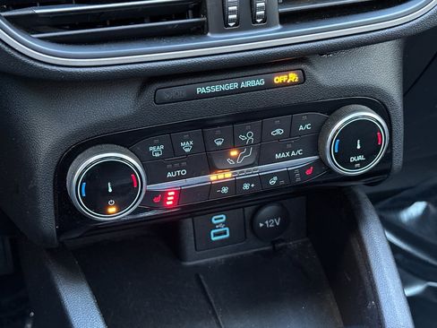 Certified 2022 Ford Escape SEL w/ SEL Stealth AWD Package image 21