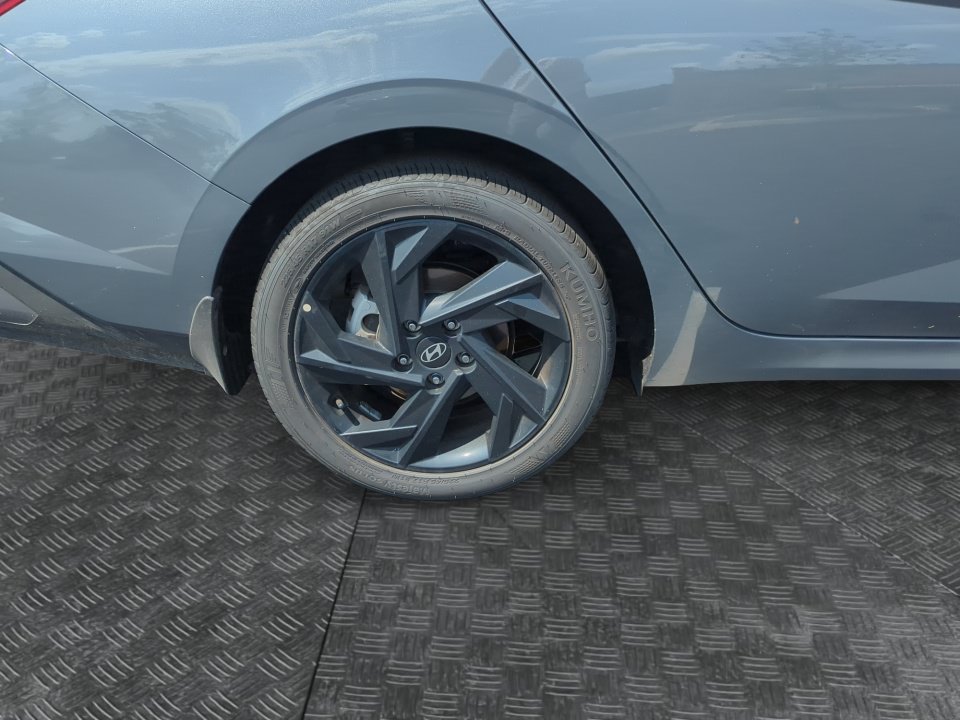 Certified 2026 Hyundai Elantra Sport FWD image 21