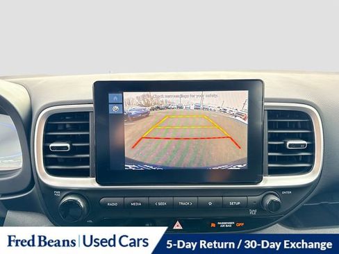 Used 2025 Hyundai Venue SEL image 14