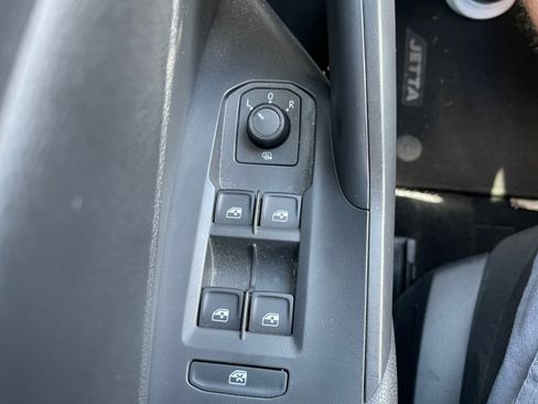 Used 2020 Volkswagen Jetta S FWD image 30
