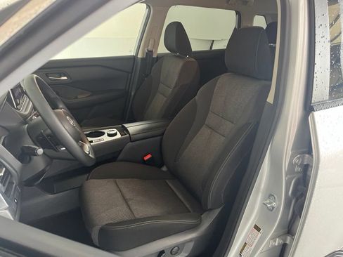 Used 2024 Nissan Rogue SV AWD/4WD image 19