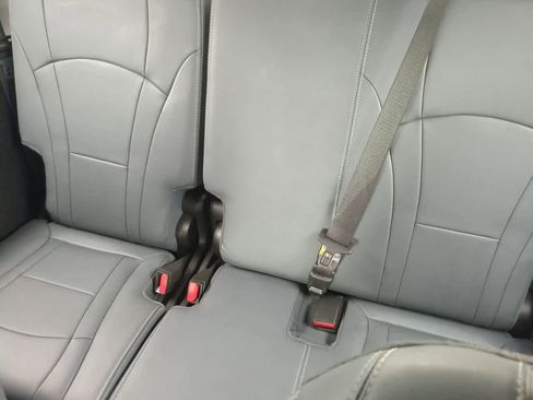 Used 2019 Buick Enclave Essence image 20