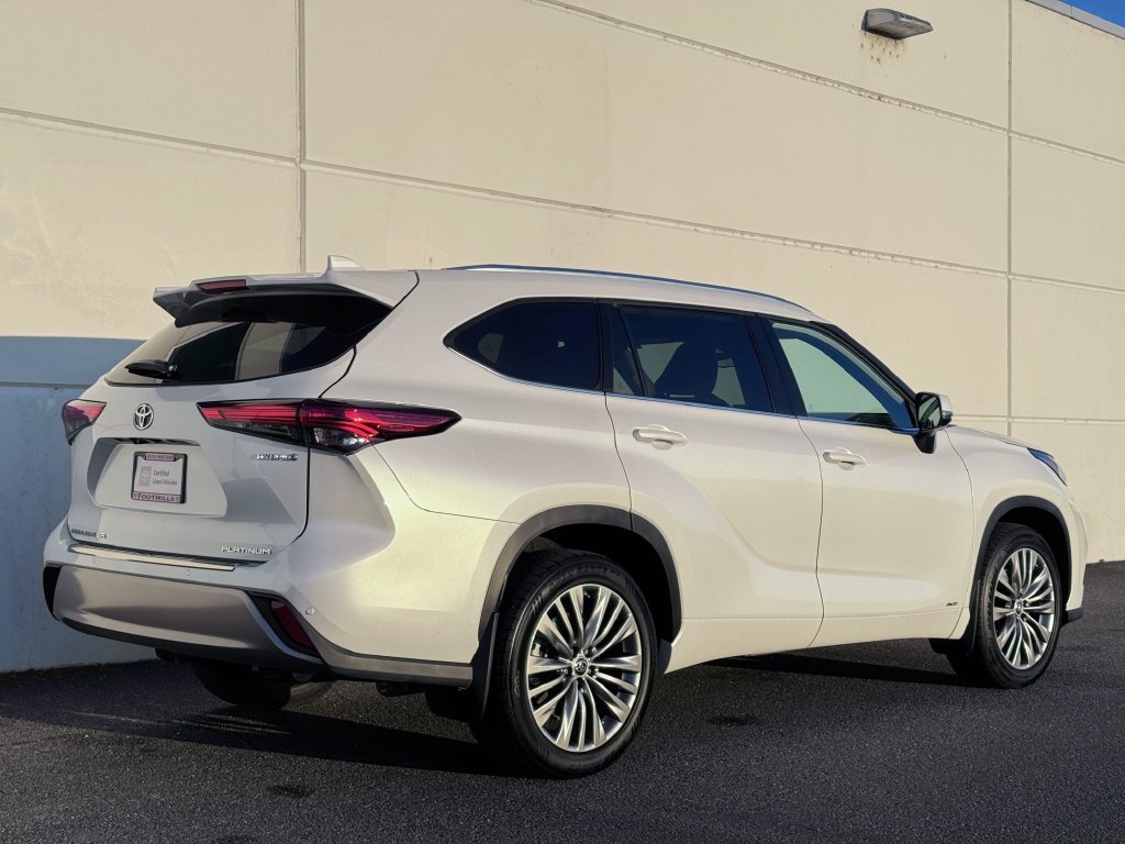 Certified 2022 Toyota Highlander Platinum AWD/4WD image 7