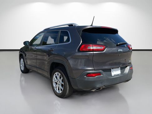 Used 2018 Jeep Cherokee Latitude Plus FWD image 5