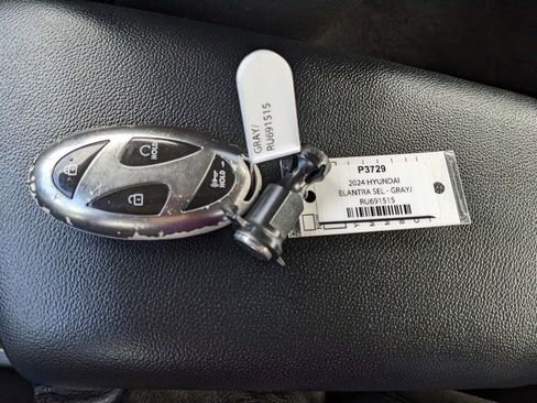 Used 2024 Hyundai Elantra SEL image 33