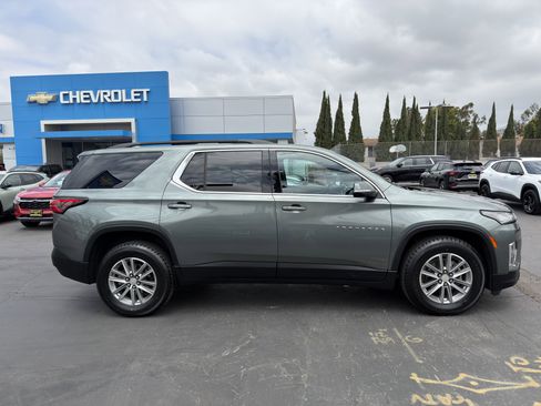 Used 2023 Chevrolet Traverse LT FWD image 10