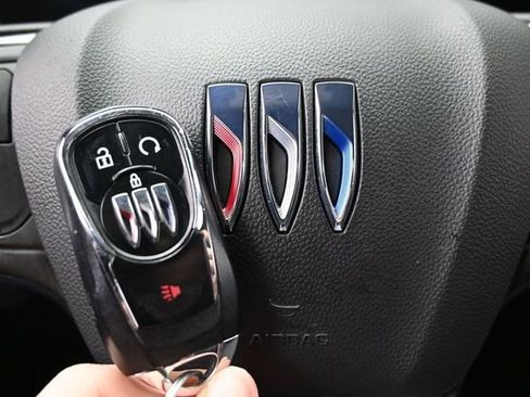 Used 2025 Buick Encore GX Preferred AWD/4WD image 41