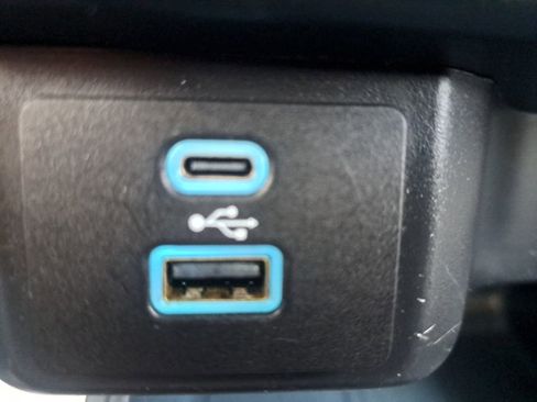 Used 2022 Ford Maverick XLT image 6