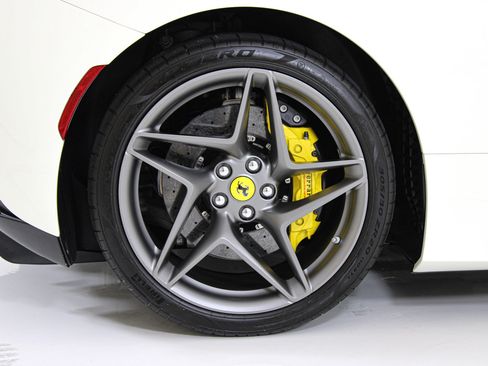 Used 2022 Ferrari F8 Tributo RWD image 26