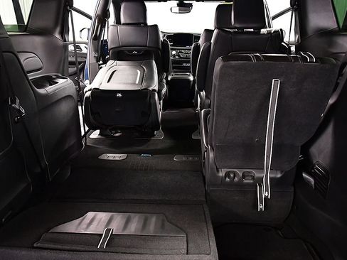 Used 2023 Chrysler Pacifica Touring-L w/ S Appearance Package FWD image 29